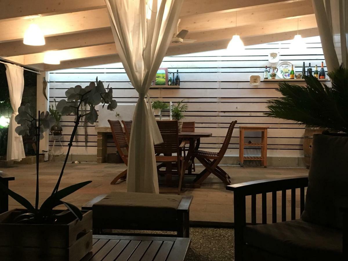 卡麦奥雷Casa Vittoria别墅 外观 照片